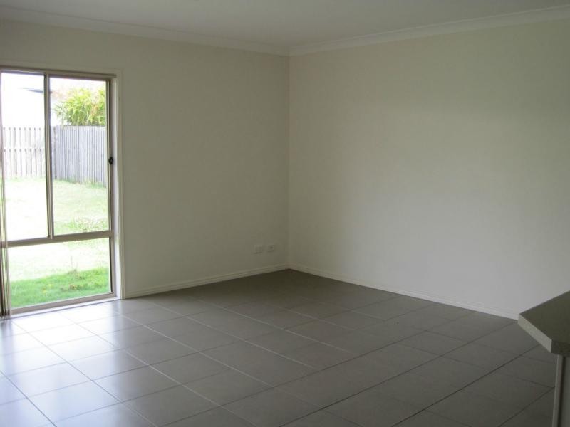 33 Lauradale Crescent, Ormeau QLD 4208