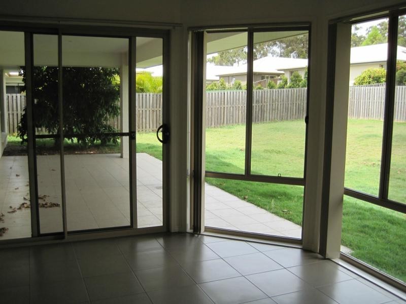 33 Lauradale Crescent, Ormeau QLD 4208