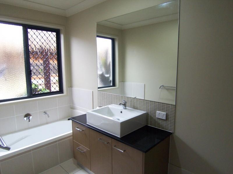 4 Raynuha Court, Ormeau QLD 4208