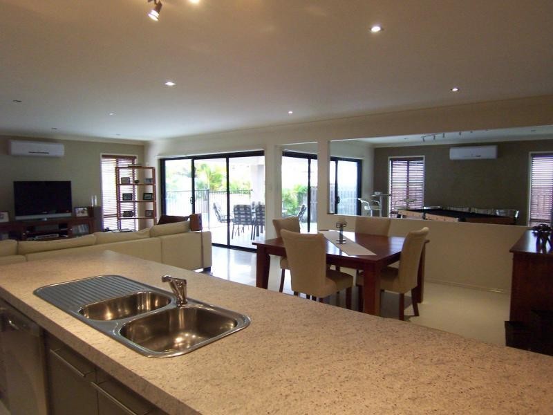 9 Lauradale Crescent, Ormeau QLD 4208