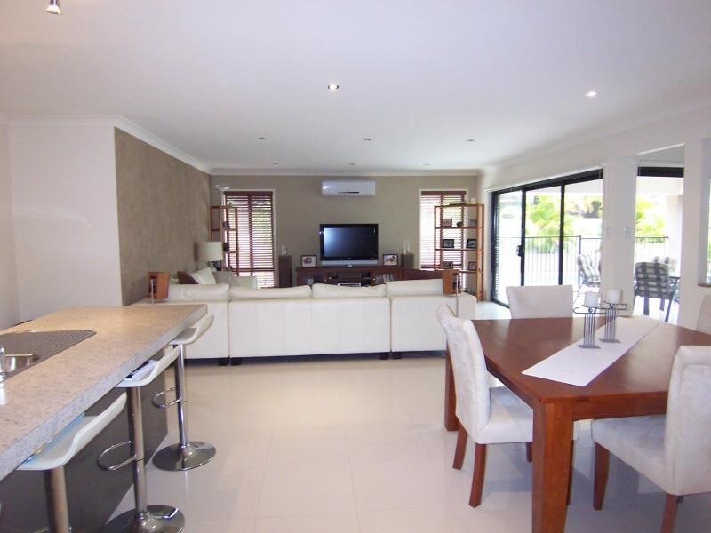 9 Lauradale Crescent, Ormeau QLD 4208