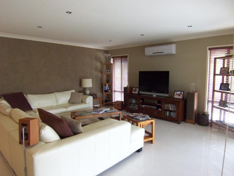 9 Lauradale Crescent, Ormeau QLD 4208