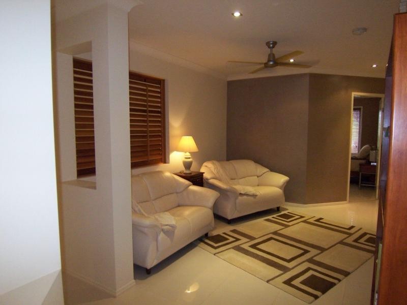 9 Lauradale Crescent, Ormeau QLD 4208