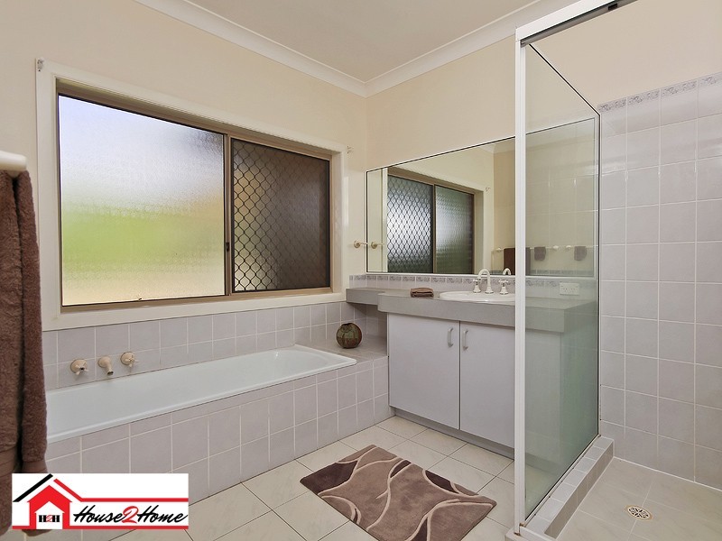 4 Renford Court, Ormeau QLD 4208