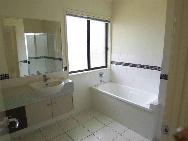 15 Winston Way, Pimpama QLD 4209