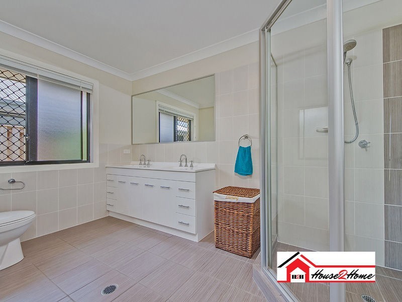 30 Hazelmere Crescent, Ormeau QLD 4208