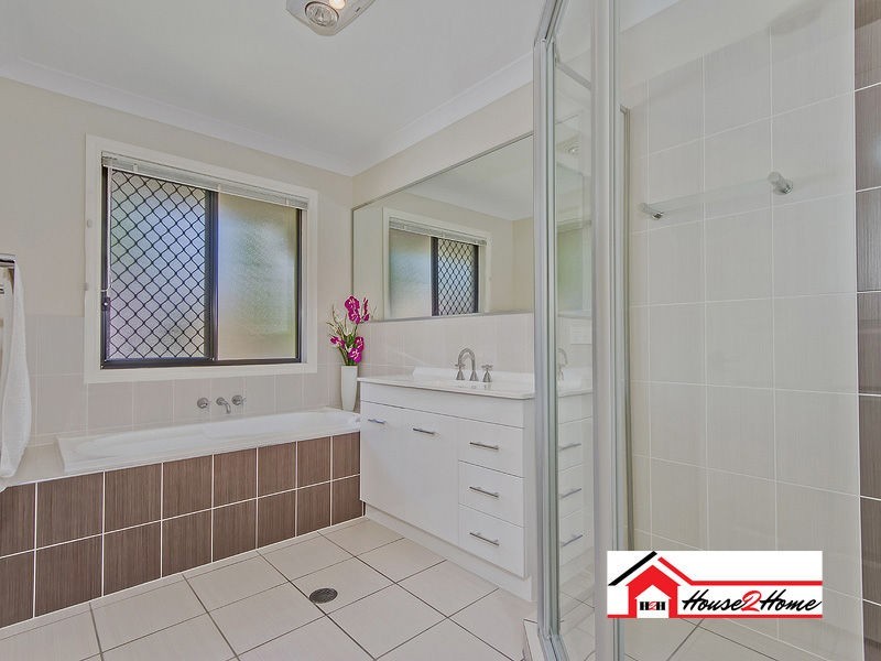 30 Hazelmere Crescent, Ormeau QLD 4208