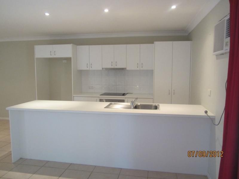 182 Mt Warren Park Boulevard, Mount Warren Park QLD 4207