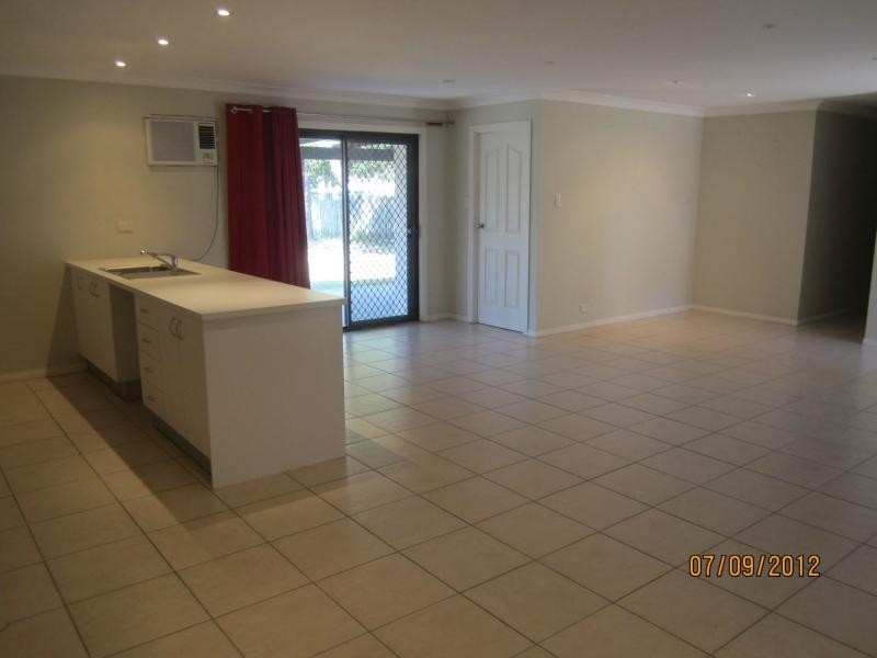 182 Mt Warren Park Boulevard, Mount Warren Park QLD 4207