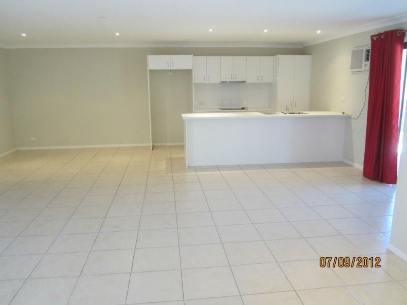 182 Mt Warren Park Boulevard, Mount Warren Park QLD 4207