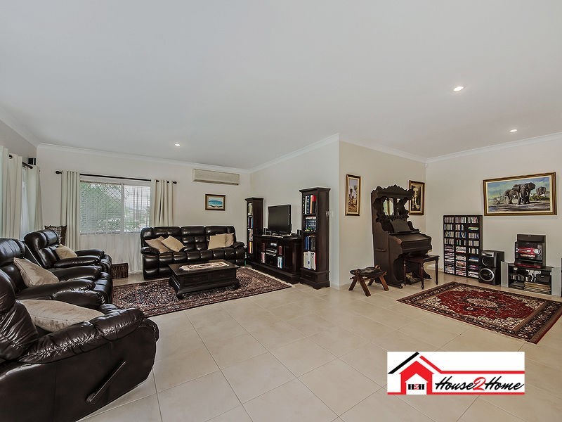 18 Emmaville Crescent, Ormeau QLD 4208