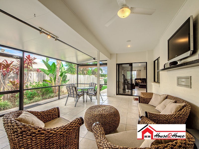 18 Emmaville Crescent, Ormeau QLD 4208