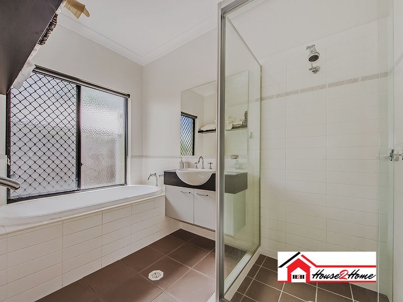 18 Emmaville Crescent, Ormeau QLD 4208