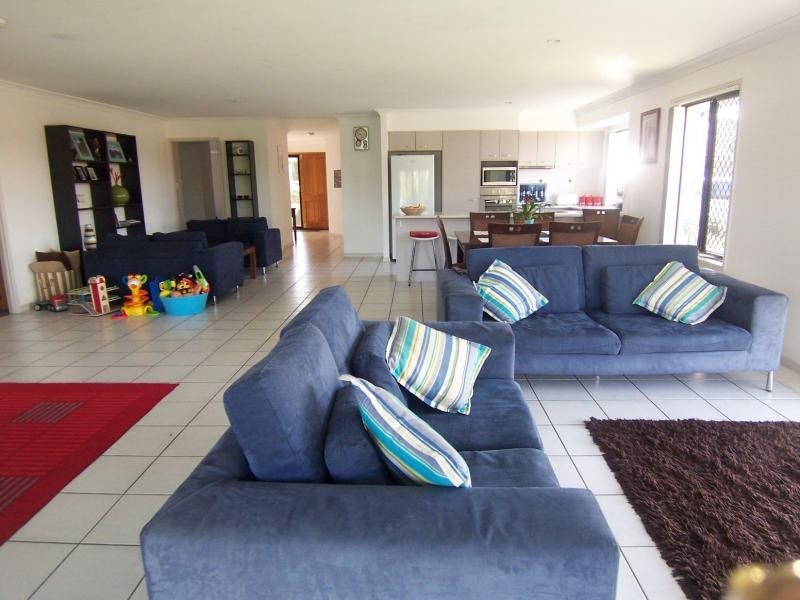 8 Morrell Court, Ormeau QLD 4208