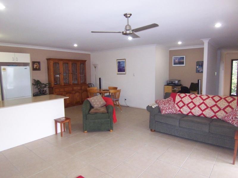 1/8 Jasmine Circuit, Ormeau QLD 4208
