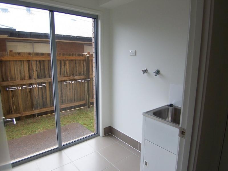 8 Brookside Circuit, Ormeau QLD 4208