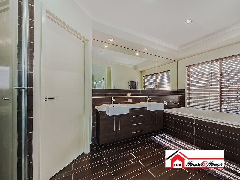 16 Penneshaw Crescent, Ormeau QLD 4208