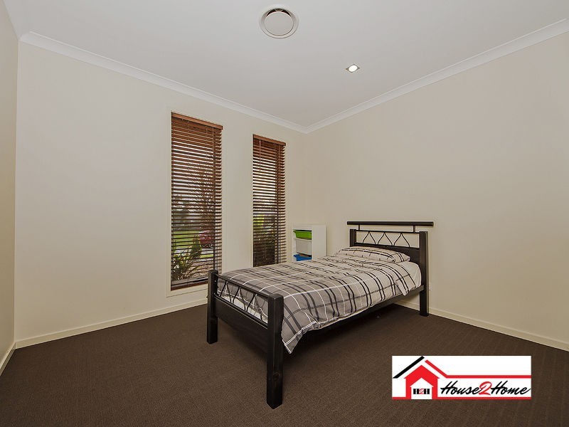 16 Penneshaw Crescent, Ormeau QLD 4208
