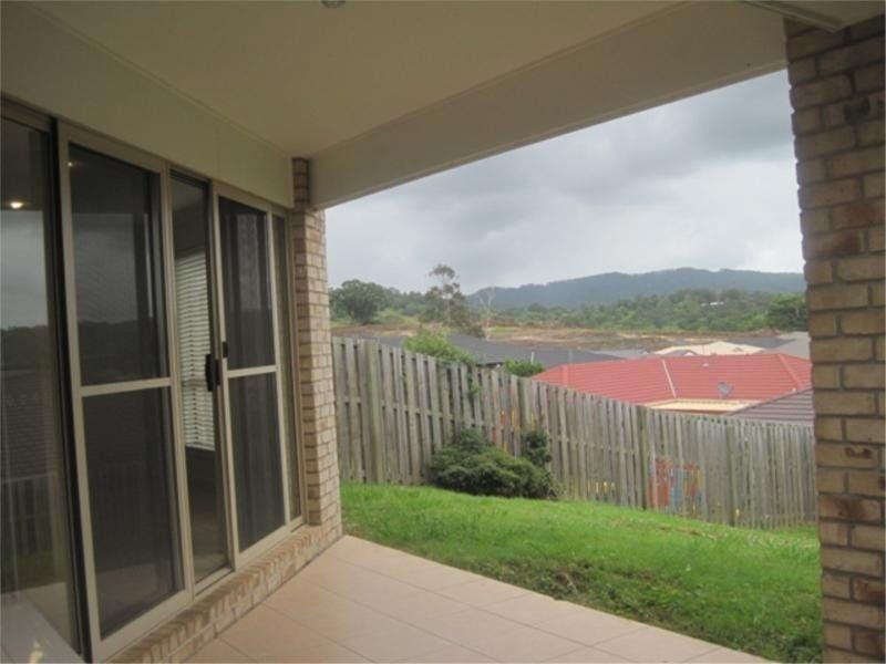 2/25 Cranberrie Crescent, Pimpama QLD 4209