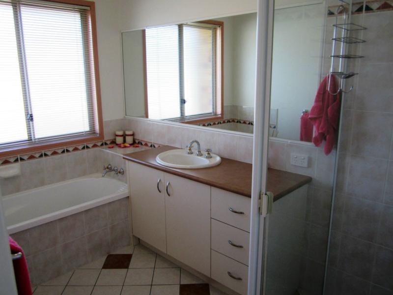 4 Sorrel Place, Ormeau QLD 4208