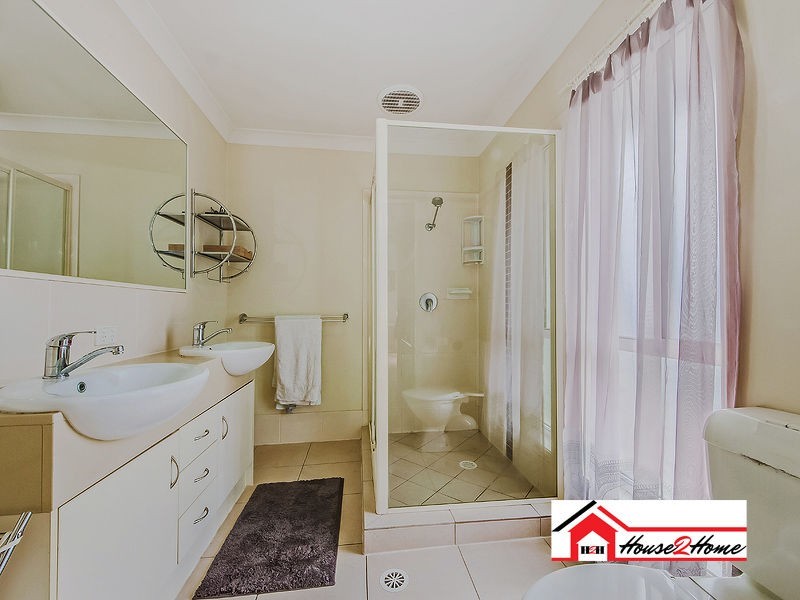 9 Charlton Crescent, Ormeau QLD 4208