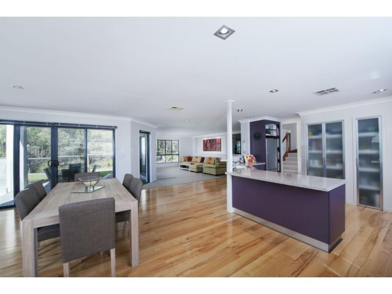 64 Lauradale Crescent, Ormeau QLD 4208