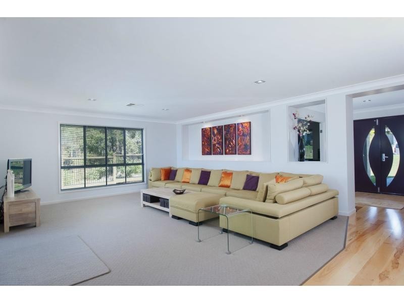 64 Lauradale Crescent, Ormeau QLD 4208