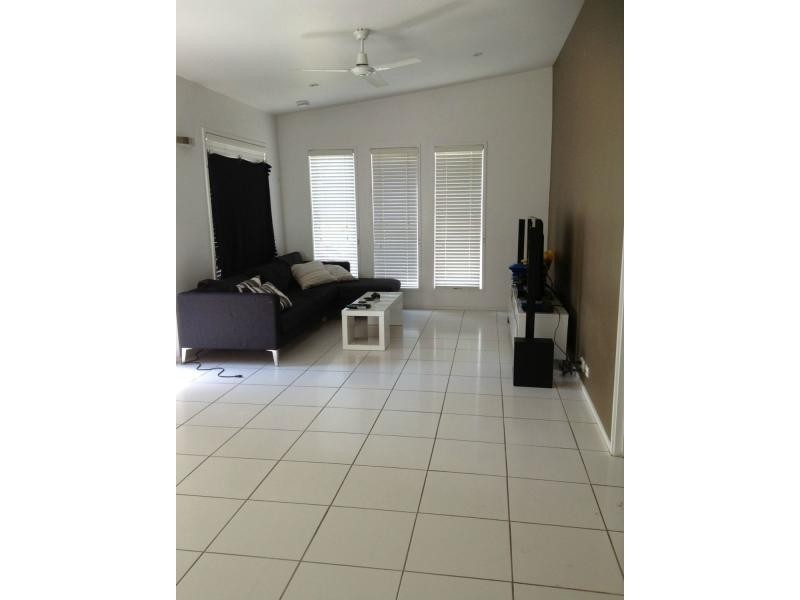 1/66 Castile Crescent, Edens Landing QLD 4207