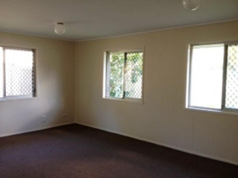 4 Hughes Street, Eagleby QLD 4207