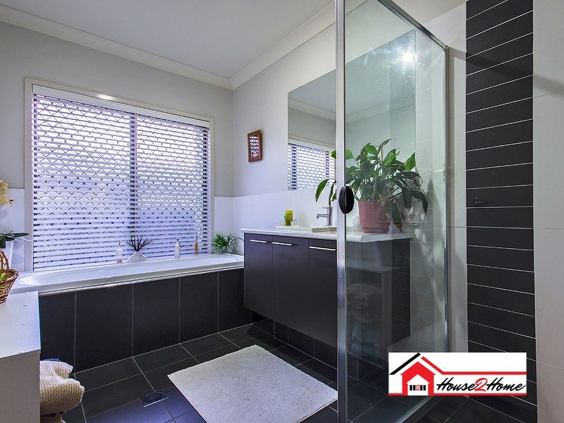 20 Lauradale Crescent, Ormeau QLD 4208