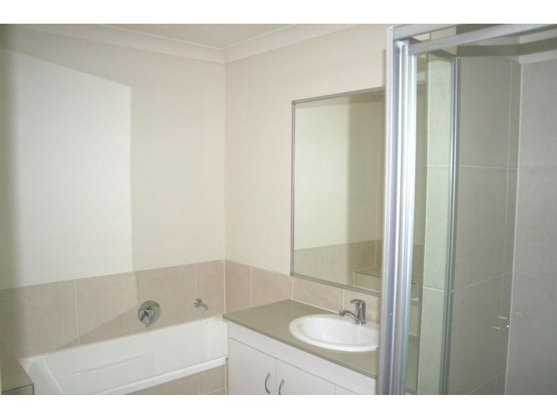 3 Charlton Crescent, Ormeau QLD 4208