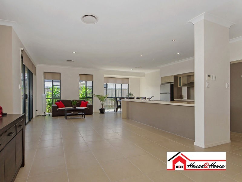16 Strathburn Crescent, Ormeau QLD 4208
