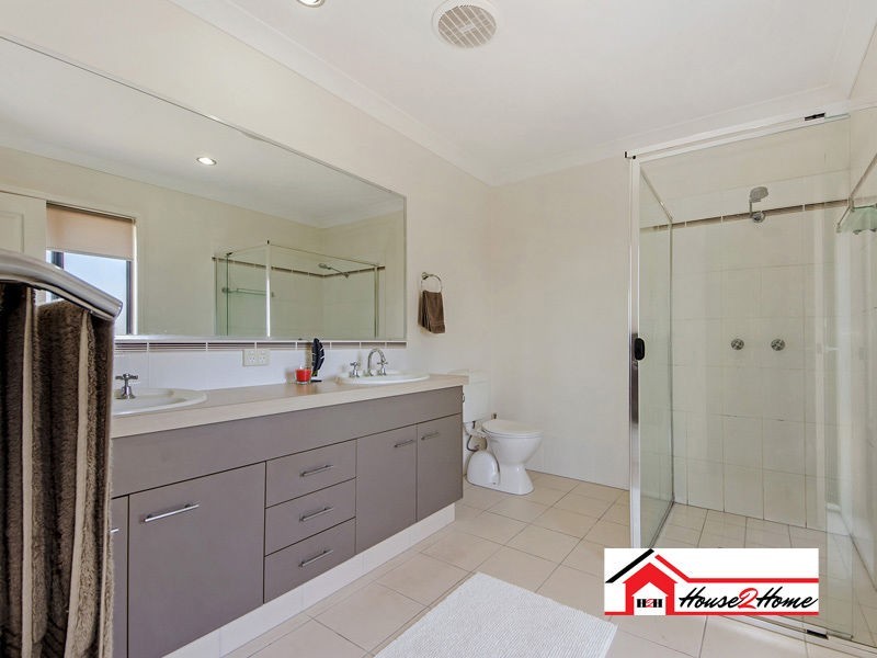 16 Strathburn Crescent, Ormeau QLD 4208
