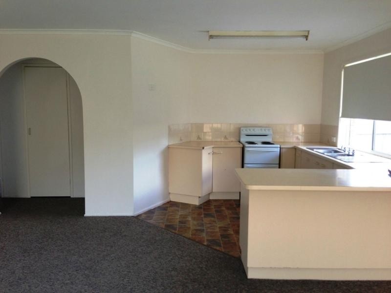 8 Beetson Court, Eagleby QLD 4207