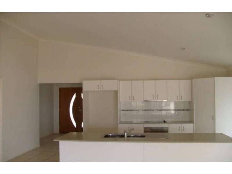 3 Charlton Crescent, Ormeau QLD 4208