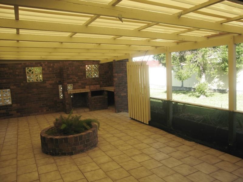 21 Holmes Court, Mount Warren Park QLD 4207