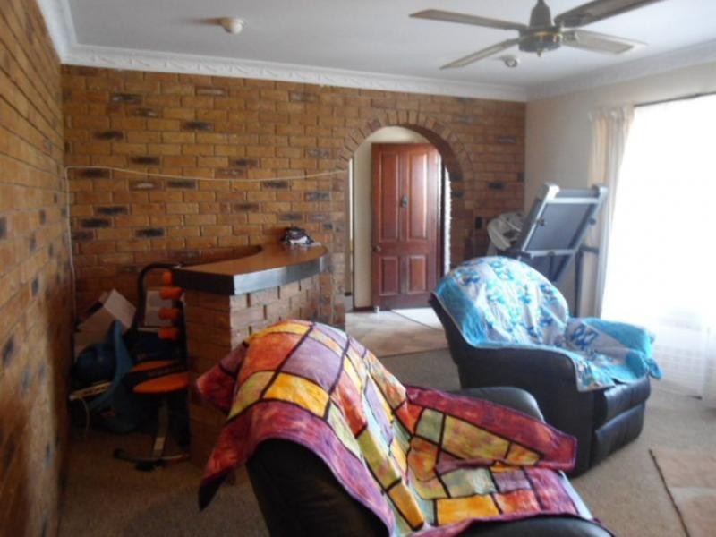 21 Holmes Court, Mount Warren Park QLD 4207