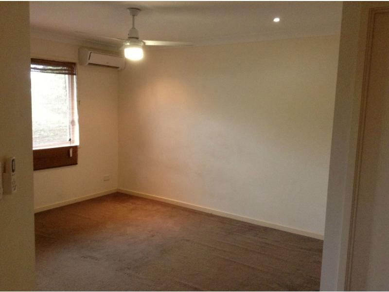 Duplex 2/9 Summerlea Crescent, Ormeau QLD 4208