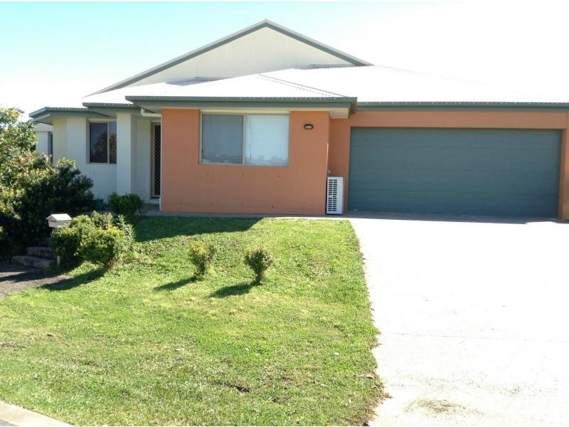 Duplex 2/9 Summerlea Crescent, Ormeau QLD 4208