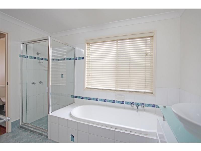 4 Peachester Close, Ormeau QLD 4208