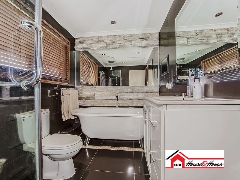 12 Umbango Drive, Pimpama QLD 4209