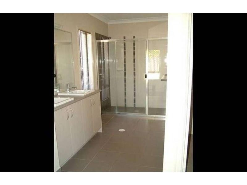 42 Hazelmere Crescent, Ormeau QLD 4208