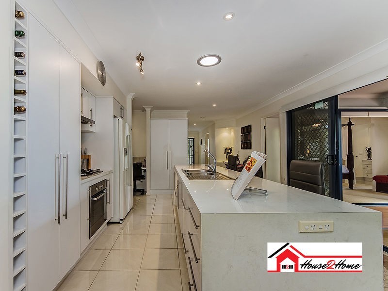 17 Lauradale Crescent, Ormeau QLD 4208