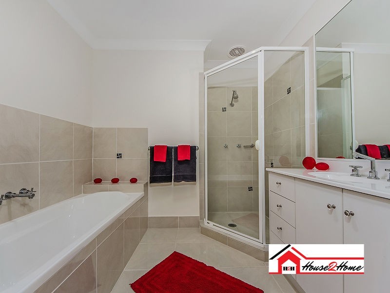 17 Lauradale Crescent, Ormeau QLD 4208