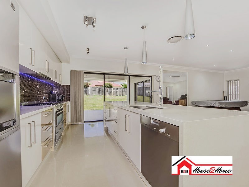 37 Lynbrook Avenue, Ormeau QLD 4208