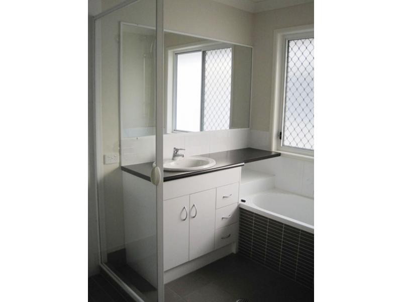 Duplex 1/115 Karall Street, Ormeau QLD 4208