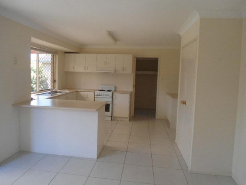 30 Lennon Drive, Windaroo QLD 4207