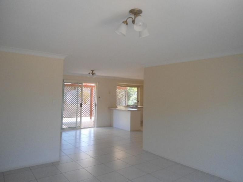 30 Lennon Drive, Windaroo QLD 4207