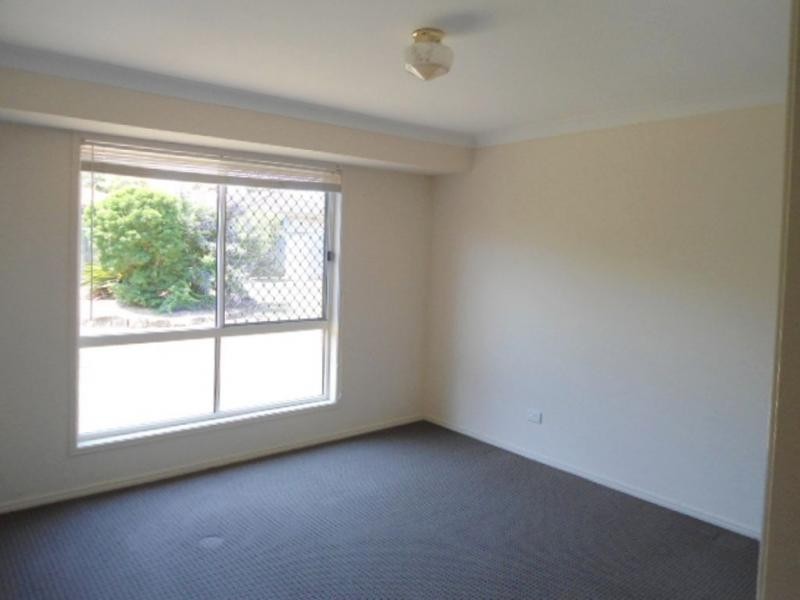 30 Lennon Drive, Windaroo QLD 4207