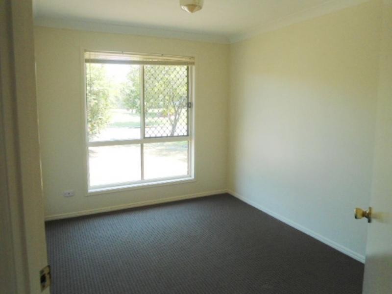 30 Lennon Drive, Windaroo QLD 4207